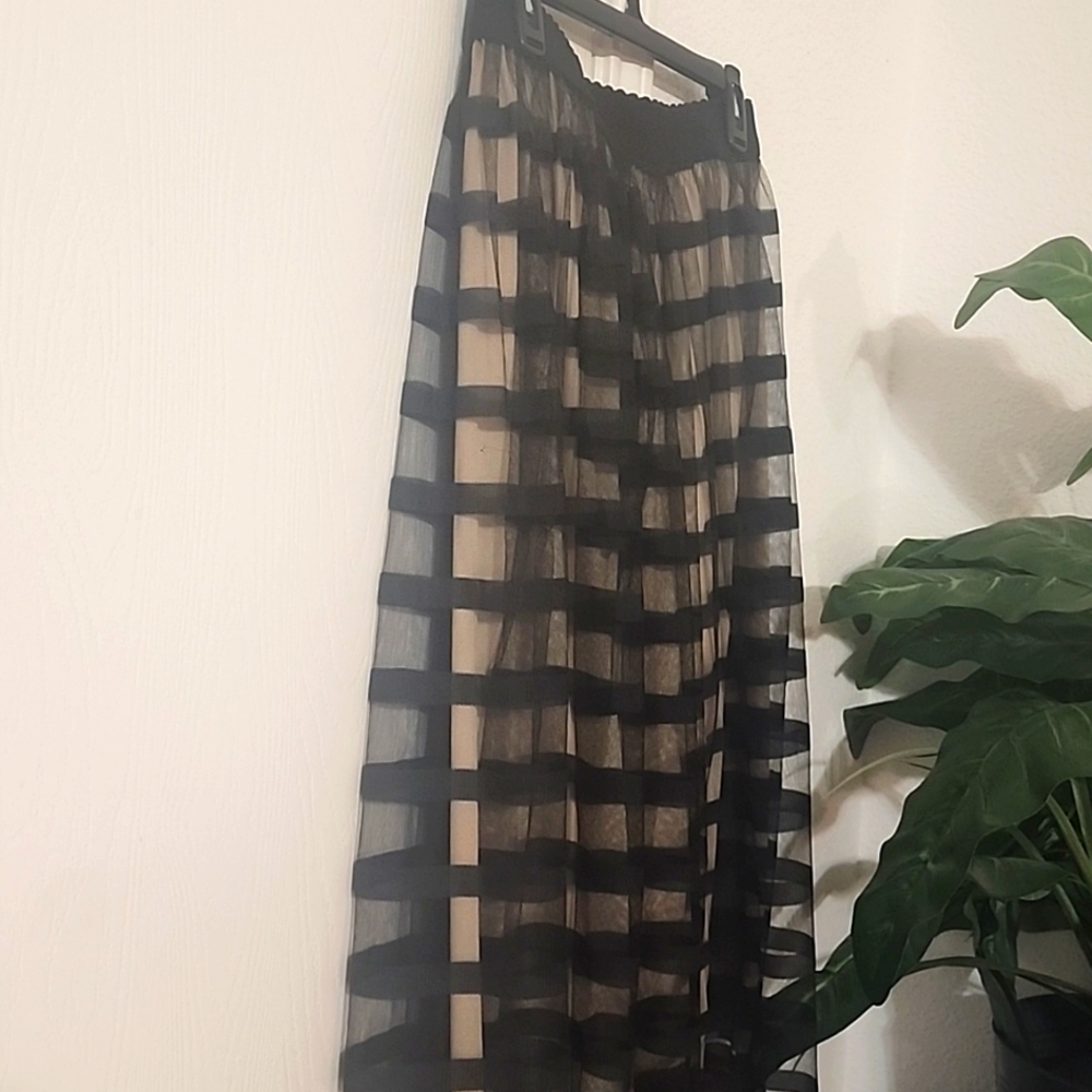 Metrowear Skirt - Picture 3 of 6